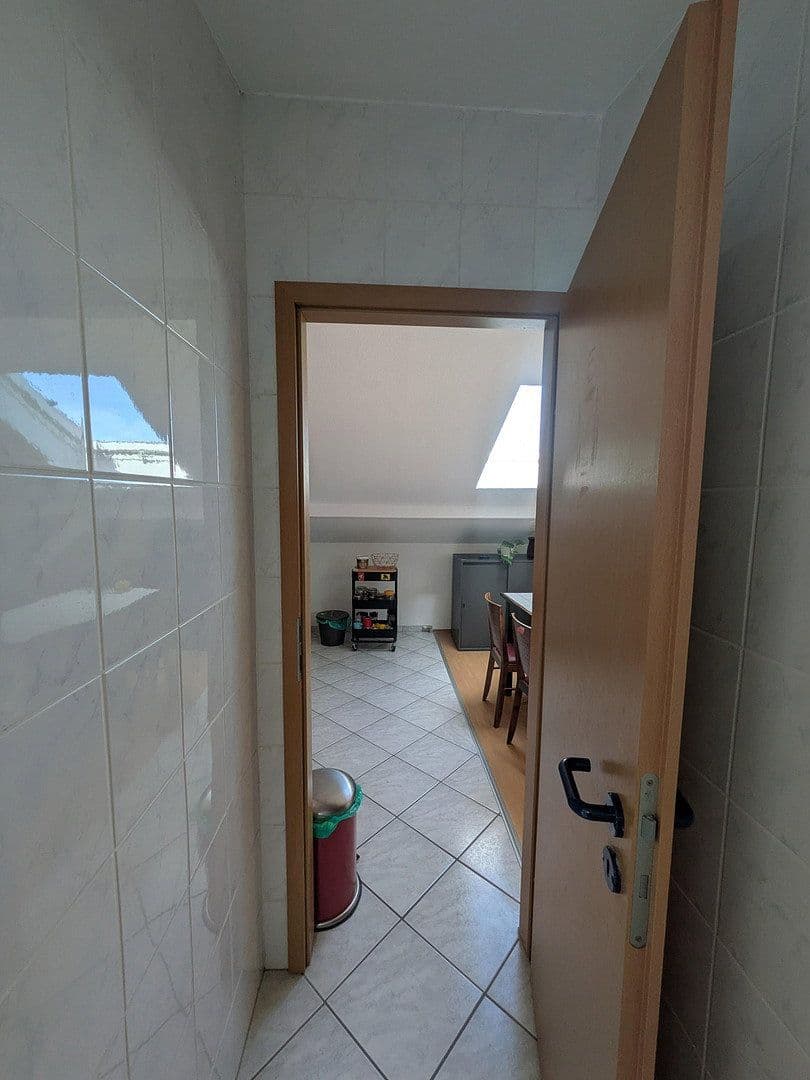 Pronájem bytu 1+1 45 m², Friedberger Landstraße 85, Frankfurt am Main, Hessen Pronájem bytu 1+1 45 m², Friedberger Landstraße 85, Frankfurt am Main, Hessen