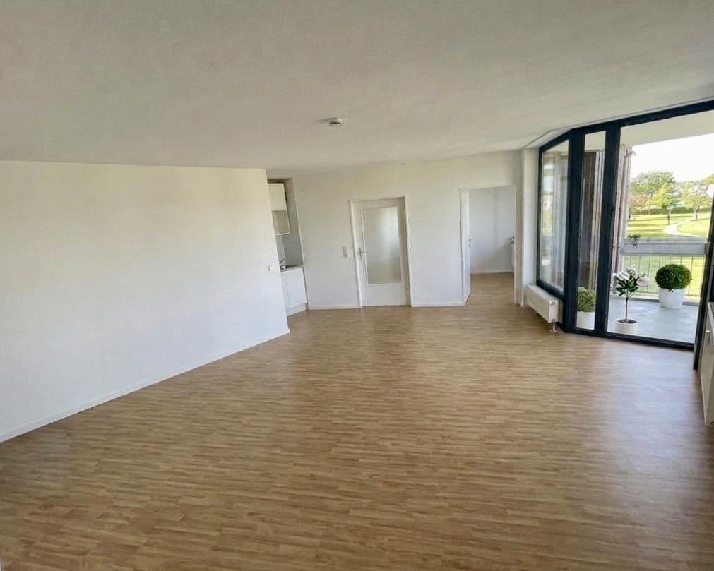 Prodej bytu 2+1 50 m², Düsseldorf, Severní Porýní-Vestfálsko Prodej bytu 2+1 50 m², Düsseldorf, Severní Porýní-Vestfálsko