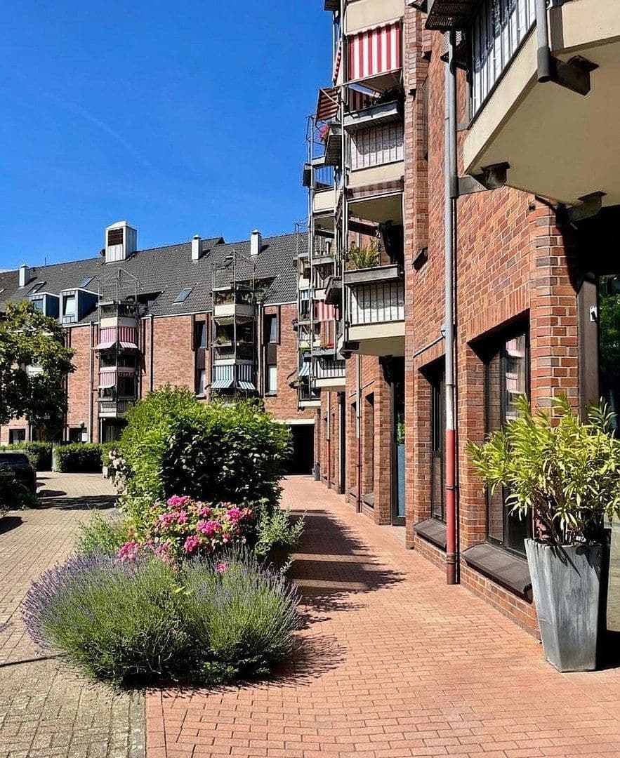 Prodej bytu 2+1 50 m², Düsseldorf, Severní Porýní-Vestfálsko Prodej bytu 2+1 50 m², Düsseldorf, Severní Porýní-Vestfálsko