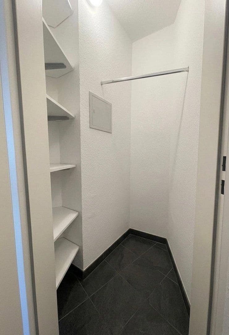 Prodej bytu 2+1 50 m², Düsseldorf, Severní Porýní-Vestfálsko Prodej bytu 2+1 50 m², Düsseldorf, Severní Porýní-Vestfálsko