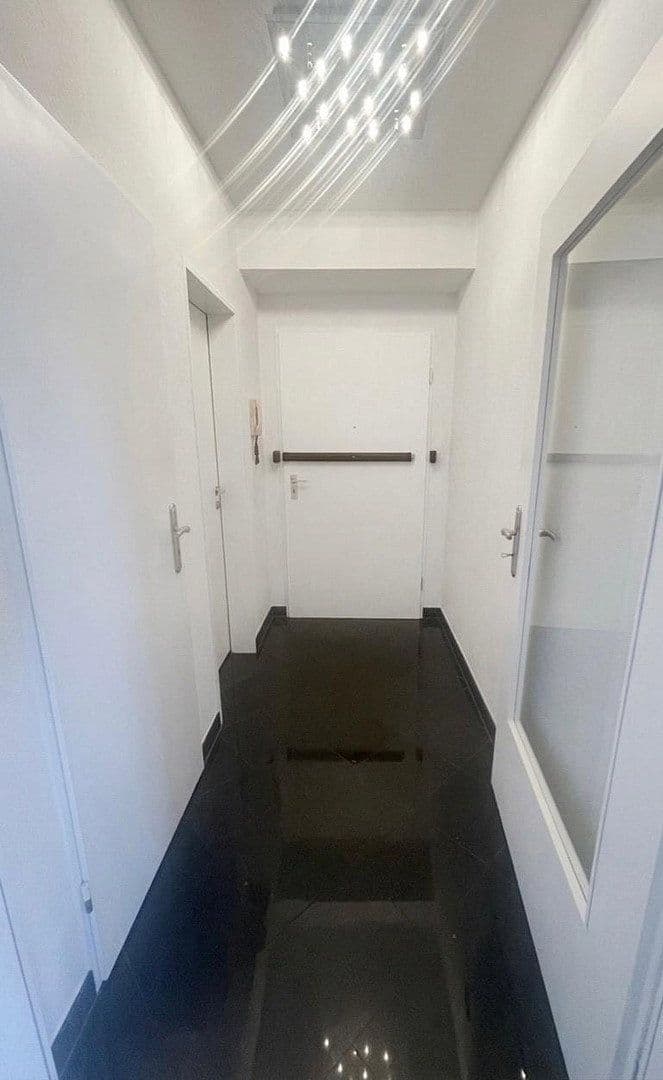Prodej bytu 2+1 50 m², Düsseldorf, Severní Porýní-Vestfálsko Prodej bytu 2+1 50 m², Düsseldorf, Severní Porýní-Vestfálsko