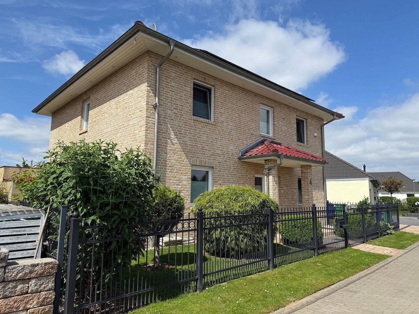 Prodej domu 161 m², pozemek 512 m², Großbeeren, Braniborsko Prodej domu 161 m², pozemek 512 m², Großbeeren, Braniborsko