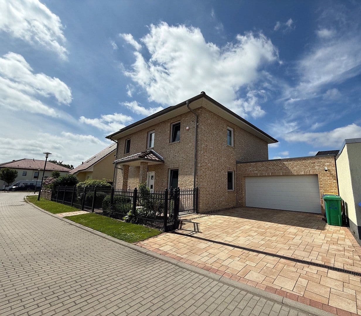 Prodej domu 161 m², pozemek 512 m², Großbeeren, Braniborsko Prodej domu 161 m², pozemek 512 m², Großbeeren, Braniborsko
