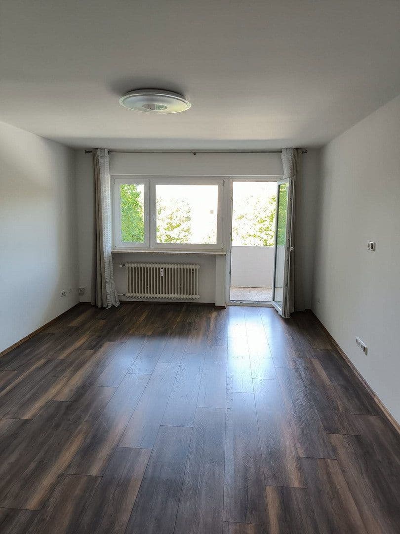 Pronájem bytu 1+1 35 m², Friedensallee, Neu-Isenburg, Hessen Pronájem bytu 1+1 35 m², Friedensallee, Neu-Isenburg, Hessen