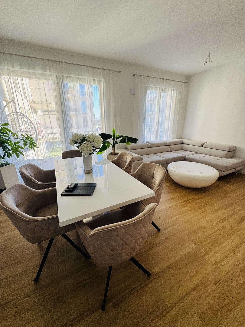 Pronájem bytu 4+1 95 m², Wendenschloßstraße 252, Berlin, Berlín Pronájem bytu 4+1 95 m², Wendenschloßstraße 252, Berlin, Berlín