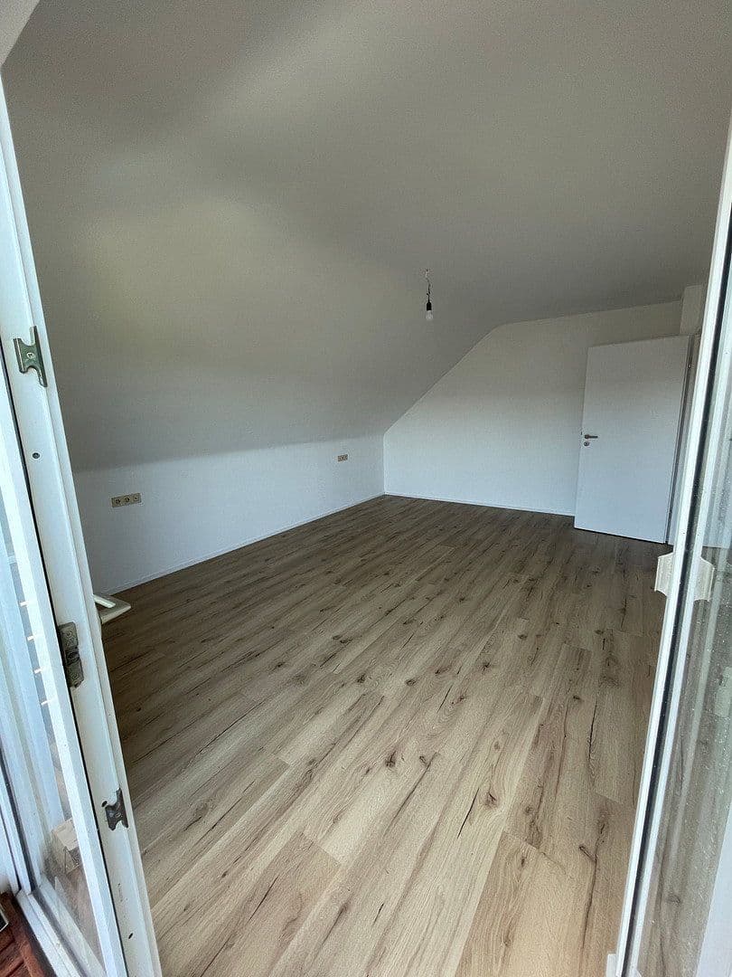 Pronájem bytu 2+kk 75 m², Wiesweg 50, Eltville am Rhein, Hessen Pronájem bytu 2+kk 75 m², Wiesweg 50, Eltville am Rhein, Hessen