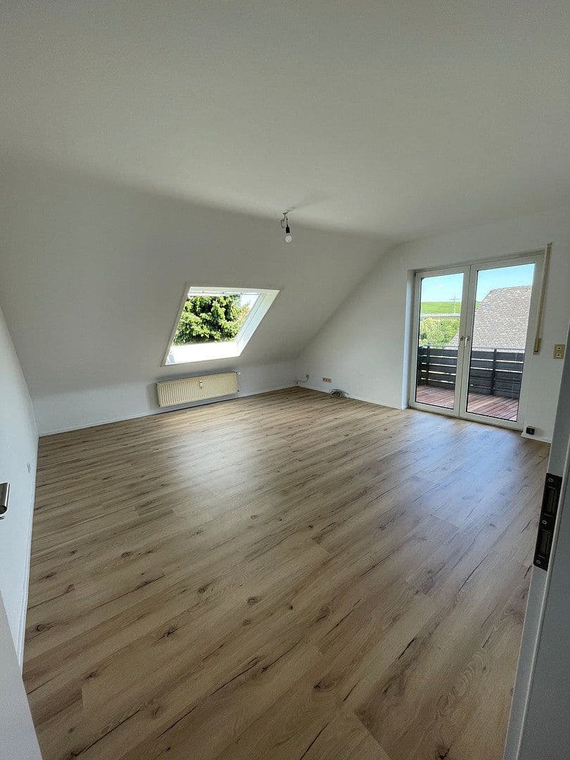 Pronájem bytu 2+kk 75 m², Wiesweg 50, Eltville am Rhein, Hessen Pronájem bytu 2+kk 75 m², Wiesweg 50, Eltville am Rhein, Hessen