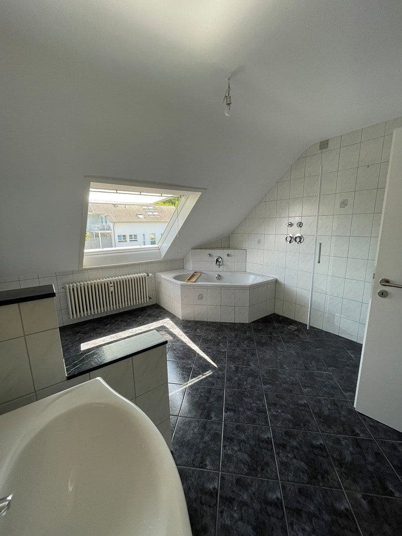 Pronájem bytu 2+kk 75 m², Wiesweg 50, Eltville am Rhein, Hessen Pronájem bytu 2+kk 75 m², Wiesweg 50, Eltville am Rhein, Hessen