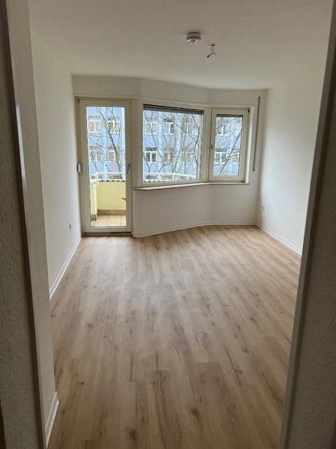 Pronájem bytu 2+1 57 m², Ludwigshafen, Porýní-Falc Pronájem bytu 2+1 57 m², Ludwigshafen, Porýní-Falc