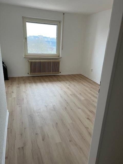 Pronájem bytu 2+1 57 m², Ludwigshafen, Porýní-Falc Pronájem bytu 2+1 57 m², Ludwigshafen, Porýní-Falc