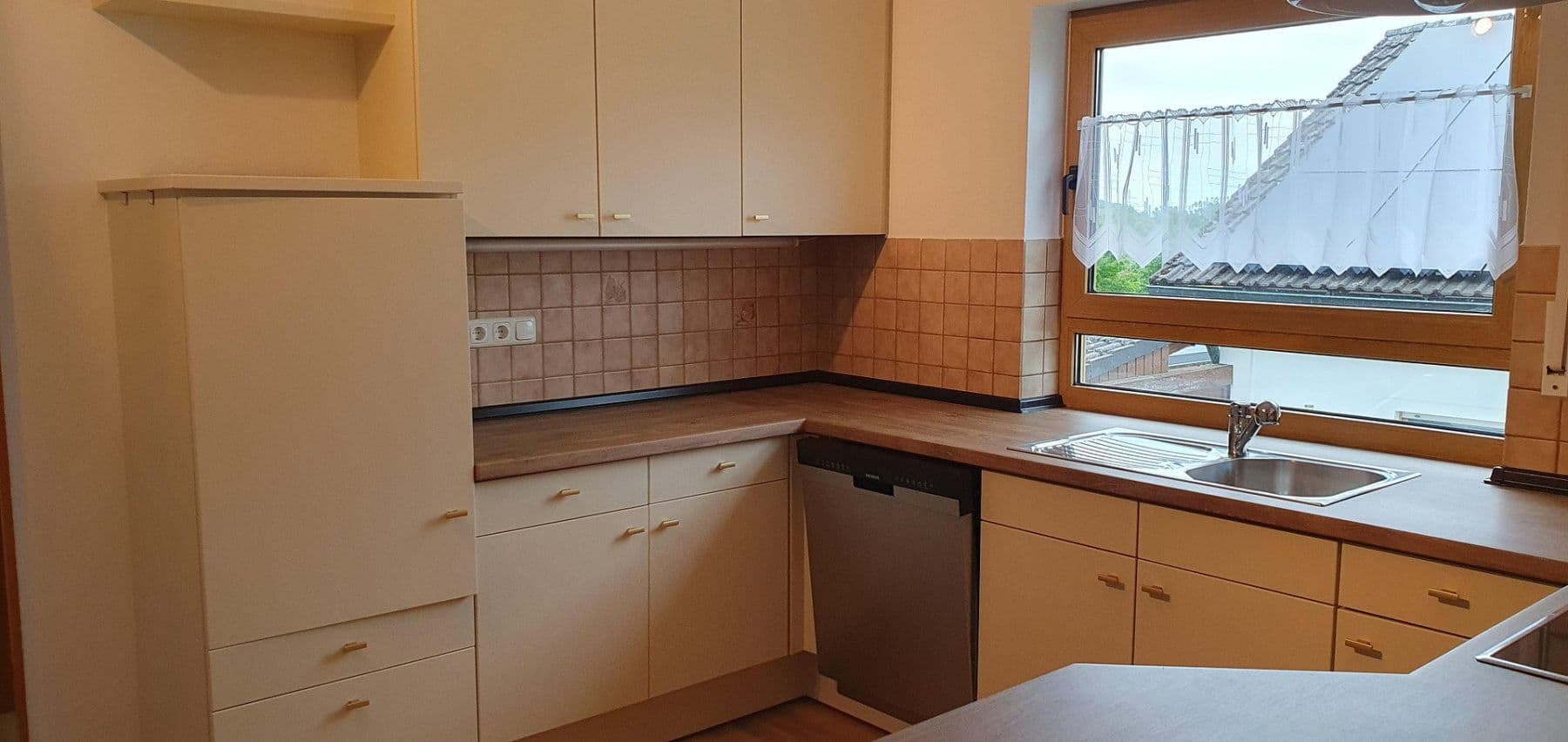 Pronájem bytu 4+1 145 m², Hirschaid, Bavorsko Pronájem bytu 4+1 145 m², Hirschaid, Bavorsko