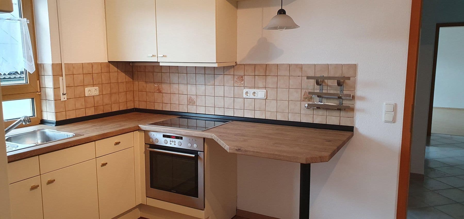Pronájem bytu 4+1 145 m², Hirschaid, Bavorsko Pronájem bytu 4+1 145 m², Hirschaid, Bavorsko