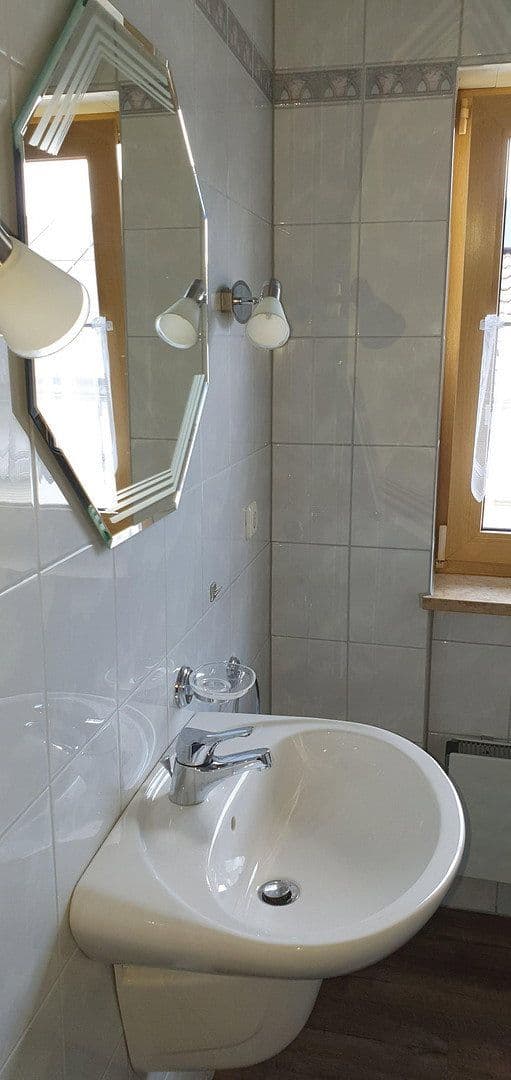 Pronájem bytu 4+1 145 m², Hirschaid, Bavorsko Pronájem bytu 4+1 145 m², Hirschaid, Bavorsko