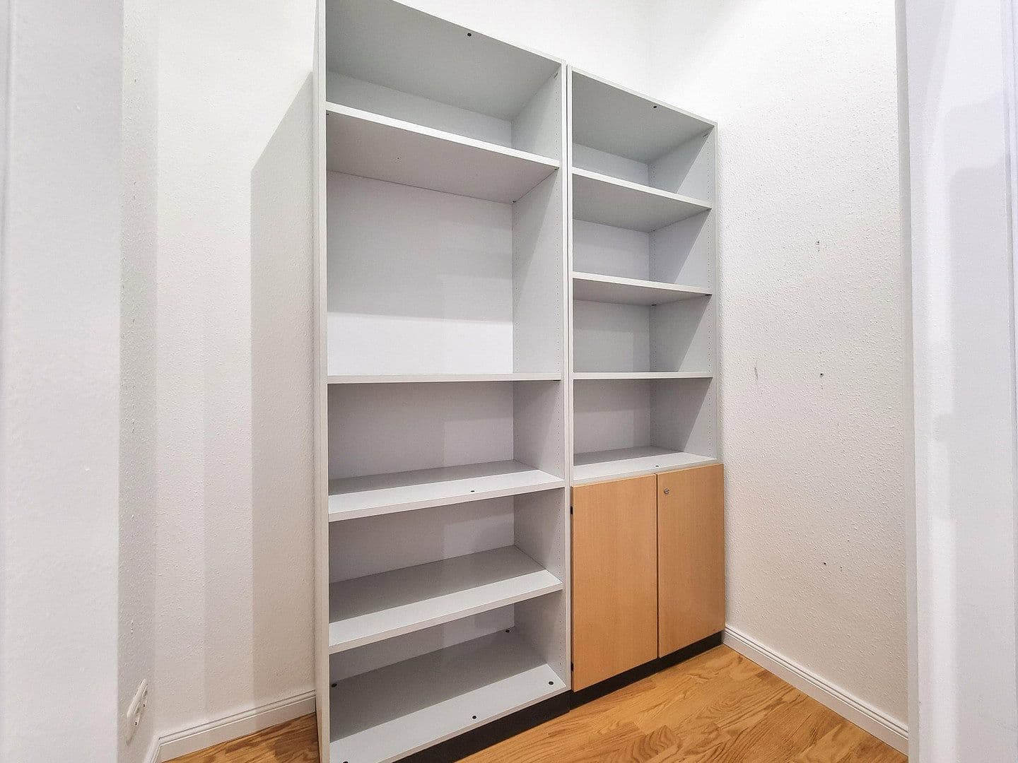 Pronájem kanceláře 58 m², Leipzig, Sasko Pronájem kanceláře 58 m², Leipzig, Sasko