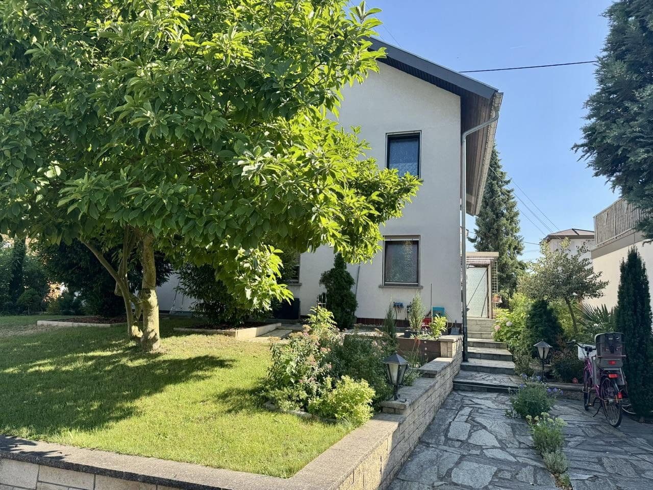 Prodej domu 297 m², pozemek 627 m², Graben-Neudorf, Bádensko-Württembersko Prodej domu 297 m², pozemek 627 m², Graben-Neudorf, Bádensko-Württembersko