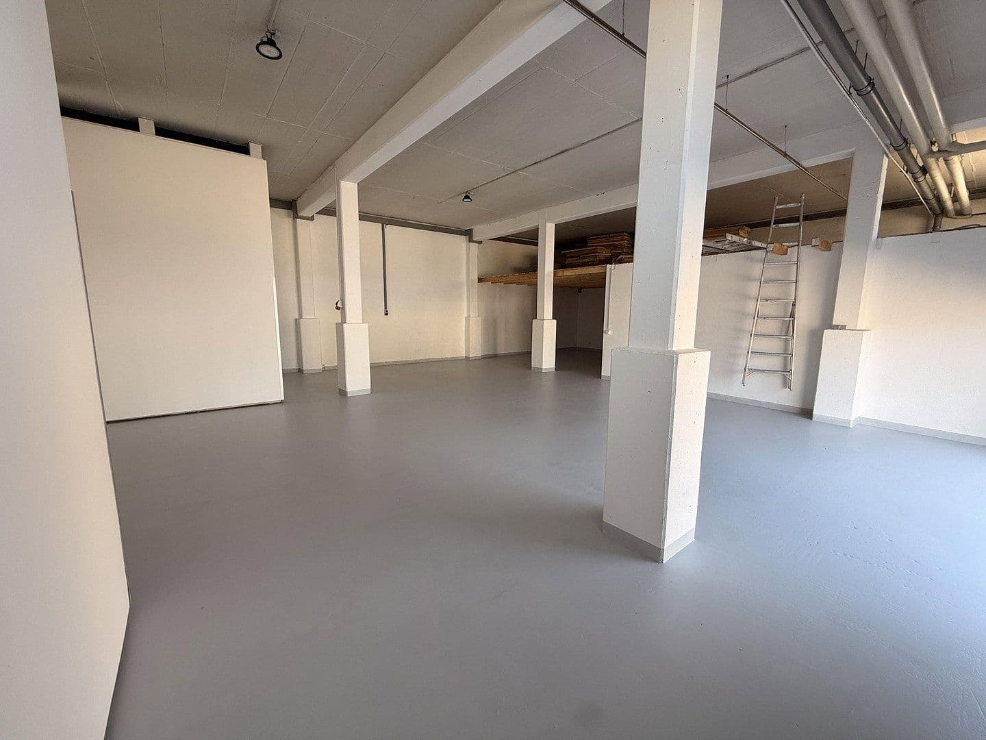 Pronájem nebytového prostoru 141 m², Asbach-Bäumenheim, Bavorsko Pronájem nebytového prostoru 141 m², Asbach-Bäumenheim, Bavorsko