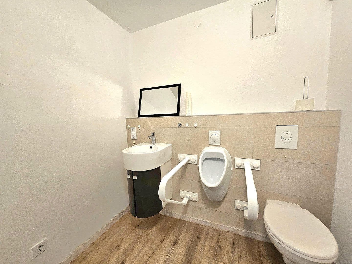 Pronájem bytu 4+1 155 m², Feldstraße 3, Bad Soden-Salmünster, Hessen Pronájem bytu 4+1 155 m², Feldstraße 3, Bad Soden-Salmünster, Hessen