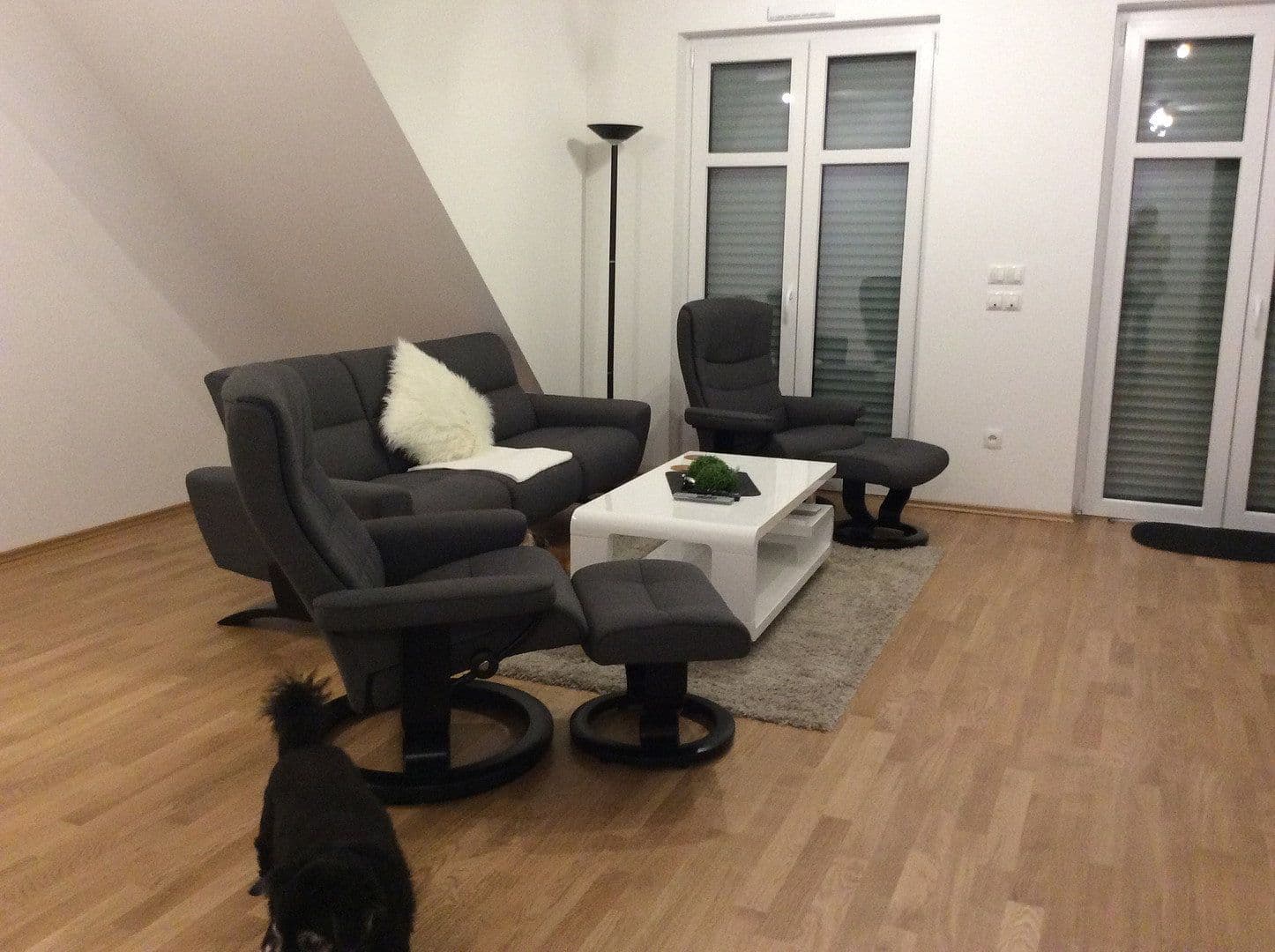 Prodej bytu 3+1 87 m², Düsseldorf, Severní Porýní-Vestfálsko Prodej bytu 3+1 87 m², Düsseldorf, Severní Porýní-Vestfálsko