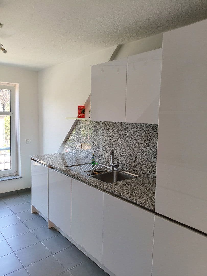Prodej bytu 3+1 87 m², Düsseldorf, Severní Porýní-Vestfálsko Prodej bytu 3+1 87 m², Düsseldorf, Severní Porýní-Vestfálsko