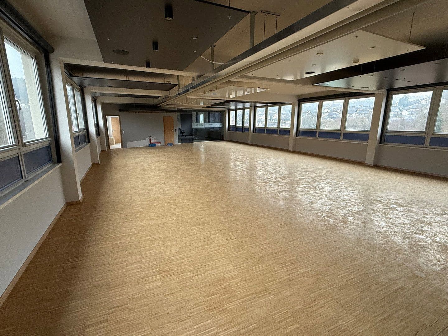 Pronájem nebytového prostoru 1.348 m², Hauptstraße 186, Waldfischbach-Burgalben, Porýní-Falc Pronájem nebytového prostoru 1.348 m², Hauptstraße 186, Waldfischbach-Burgalben, Porýní-Falc