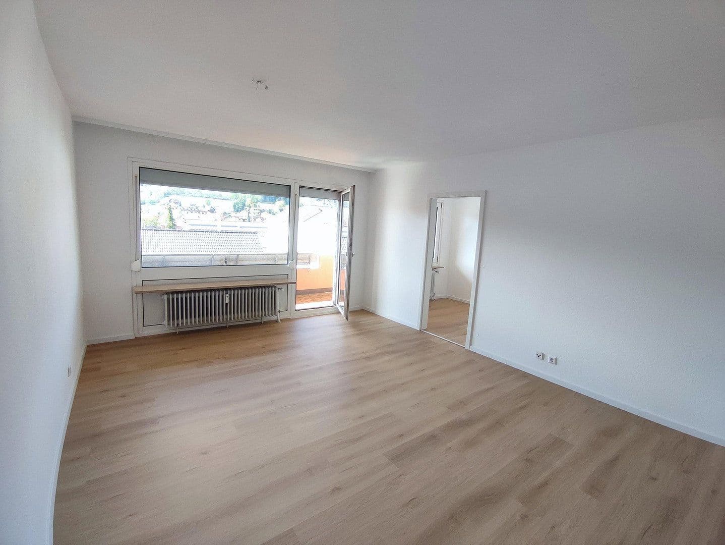 Pronájem bytu 3+1 75 m², Uhlandstraße 12, Blumberg, Bádensko-Württembersko Pronájem bytu 3+1 75 m², Uhlandstraße 12, Blumberg, Bádensko-Württembersko