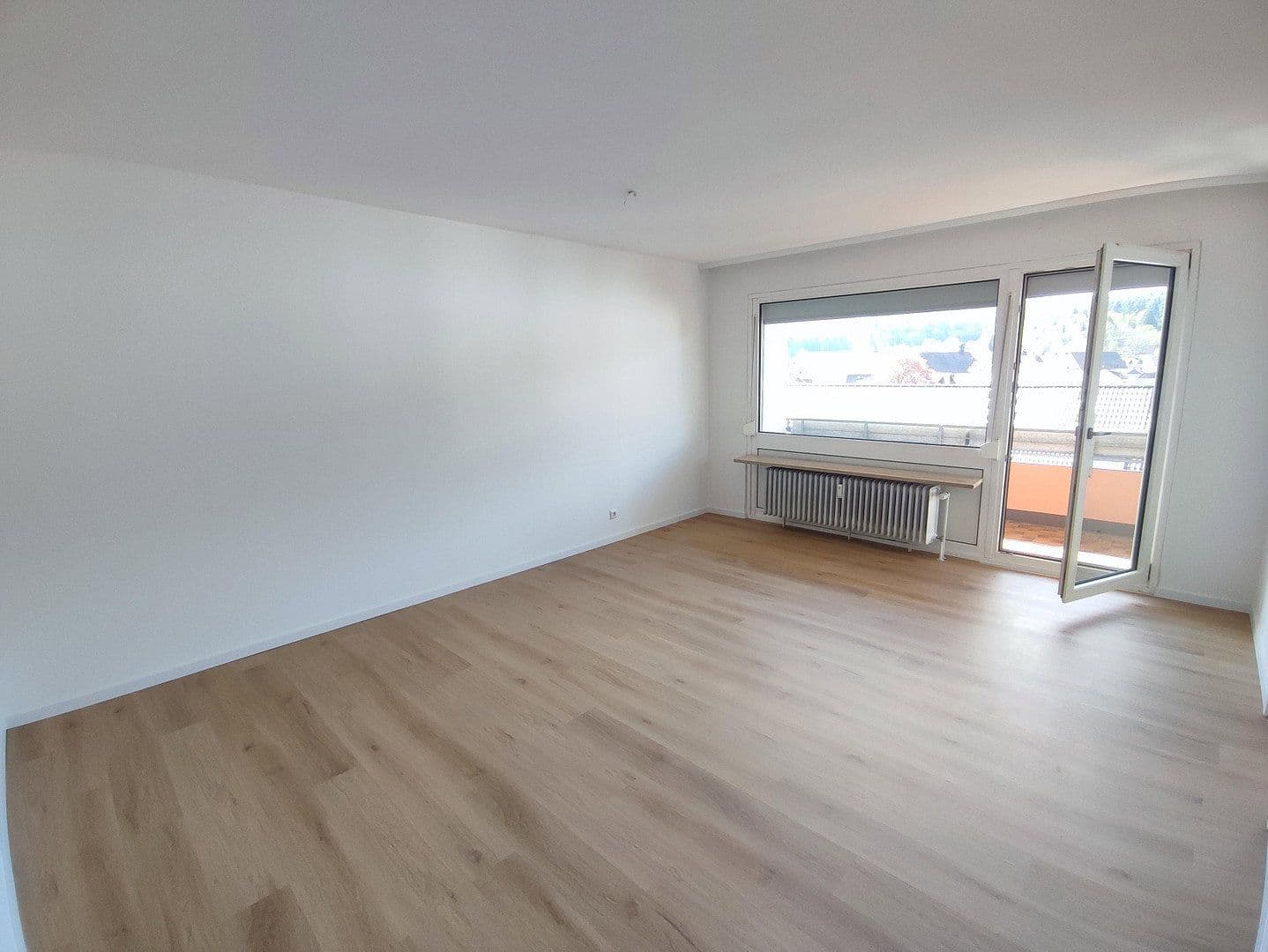 Pronájem bytu 3+1 75 m², Uhlandstraße 12, Blumberg, Bádensko-Württembersko Pronájem bytu 3+1 75 m², Uhlandstraße 12, Blumberg, Bádensko-Württembersko