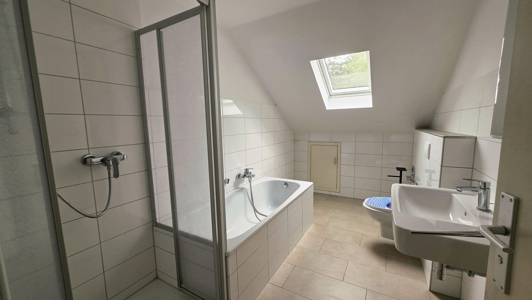 Prodej domu 367 m², pozemek 1.462 m², Bielefeld, Severní Porýní-Vestfálsko Prodej domu 367 m², pozemek 1.462 m², Bielefeld, Severní Porýní-Vestfálsko