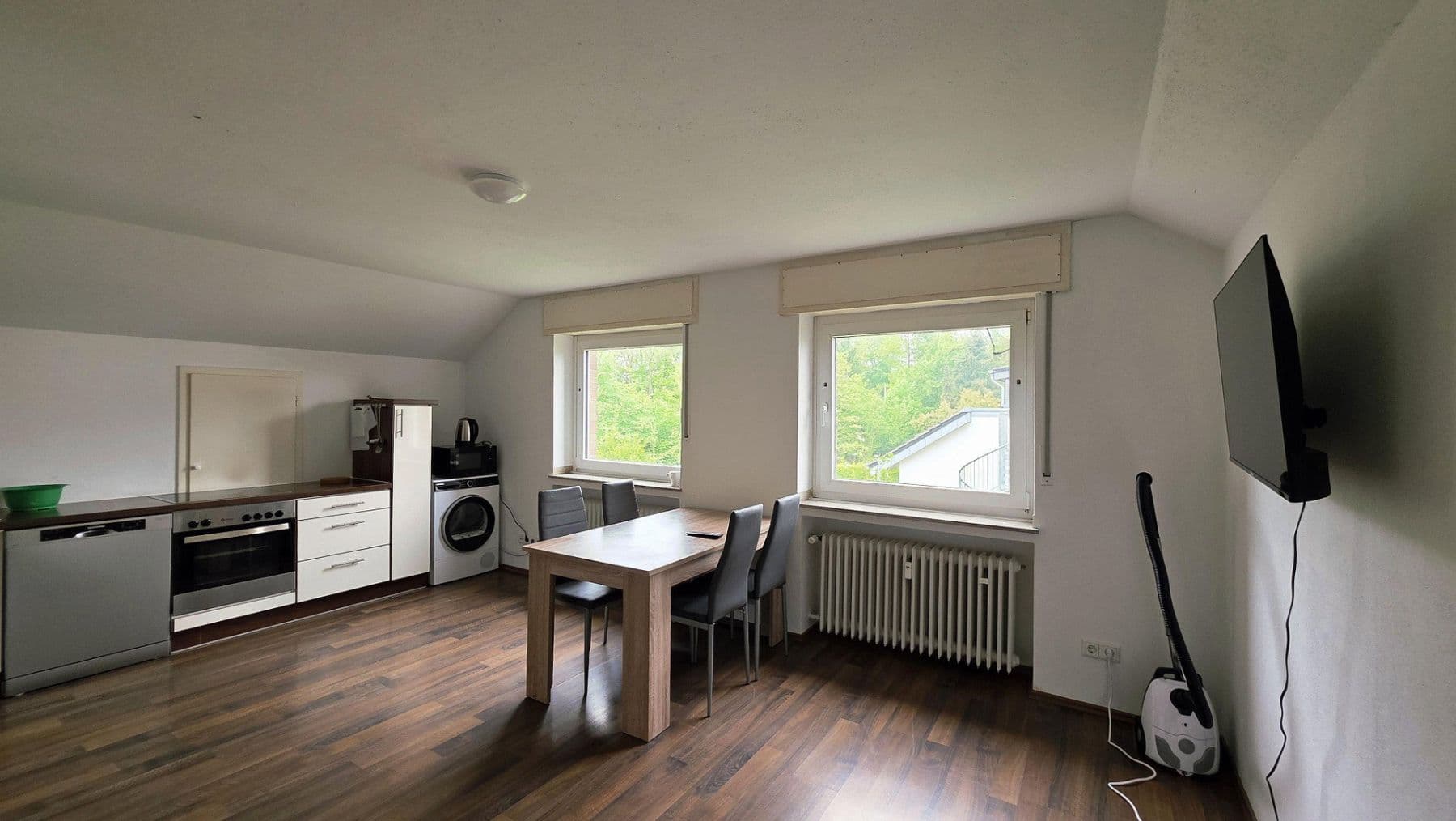 Prodej domu 367 m², pozemek 1.462 m², Bielefeld, Severní Porýní-Vestfálsko Prodej domu 367 m², pozemek 1.462 m², Bielefeld, Severní Porýní-Vestfálsko