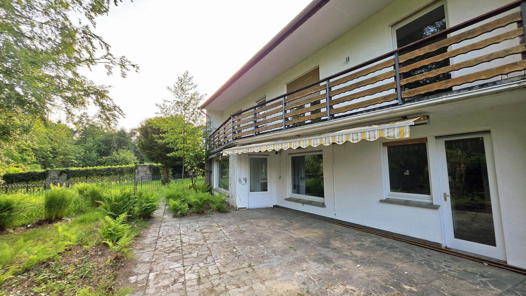 Prodej domu 367 m², pozemek 1.462 m², Bielefeld, Severní Porýní-Vestfálsko Prodej domu 367 m², pozemek 1.462 m², Bielefeld, Severní Porýní-Vestfálsko