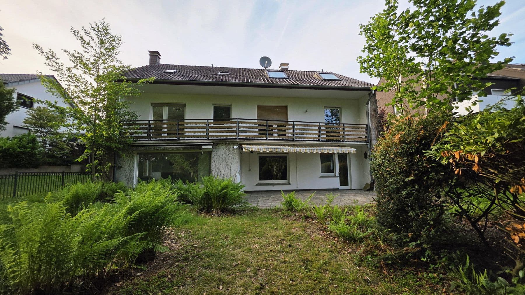 Prodej domu 367 m², pozemek 1.462 m², Bielefeld, Severní Porýní-Vestfálsko Prodej domu 367 m², pozemek 1.462 m², Bielefeld, Severní Porýní-Vestfálsko