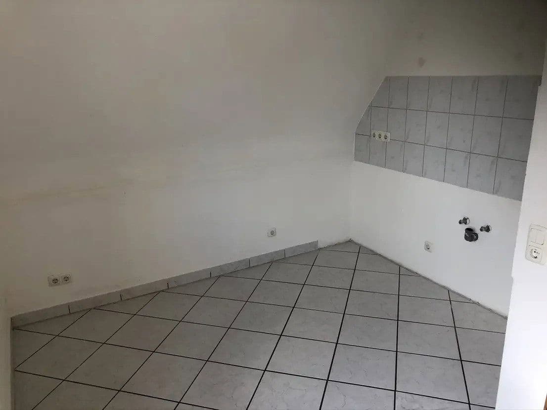 Pronájem bytu 5+1 102 m², Bergisch Gladbach, Severní Porýní-Vestfálsko Pronájem bytu 5+1 102 m², Bergisch Gladbach, Severní Porýní-Vestfálsko