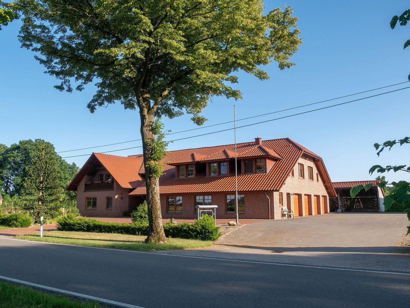 Prodej domu 487 m², pozemek 12.449 m², Niederlangen, Dolní Sasko Prodej domu 487 m², pozemek 12.449 m², Niederlangen, Dolní Sasko