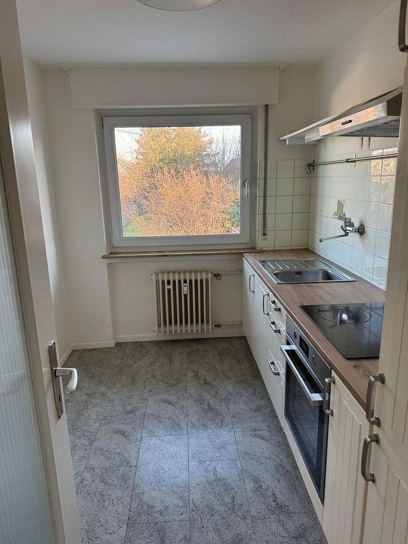 Pronájem bytu 2+1 62 m², Stuttgart, Bádensko-Württembersko Pronájem bytu 2+1 62 m², Stuttgart, Bádensko-Württembersko