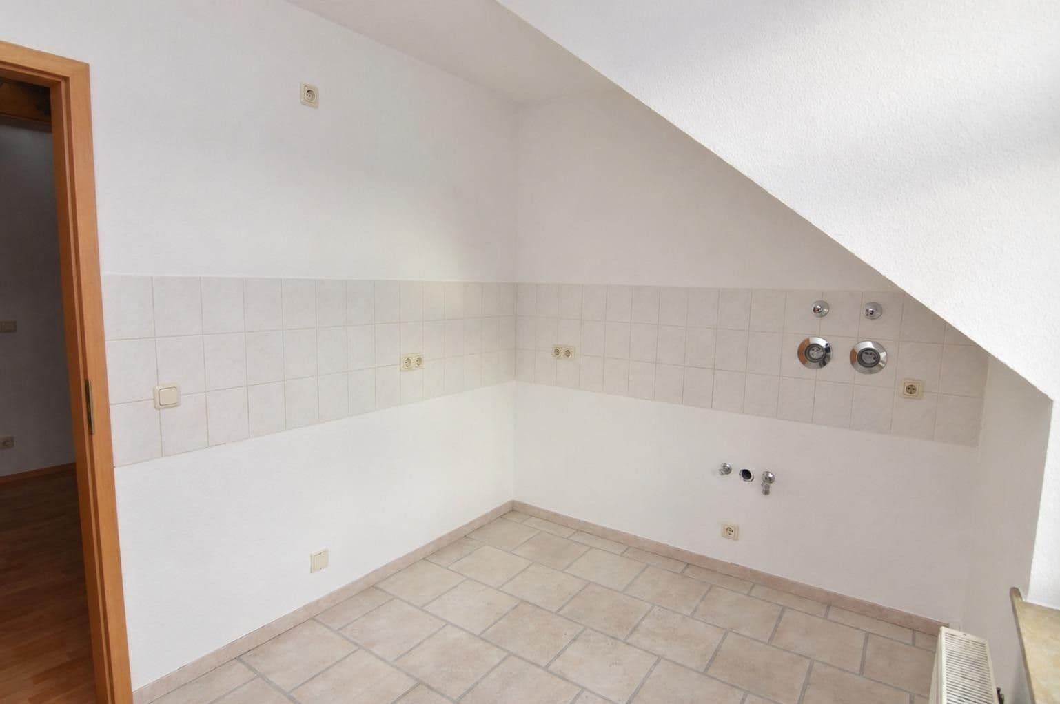 Pronájem bytu 2+1 67 m², Franz-Mehring-Straße 9, Chemnitz, Sasko Pronájem bytu 2+1 67 m², Franz-Mehring-Straße 9, Chemnitz, Sasko