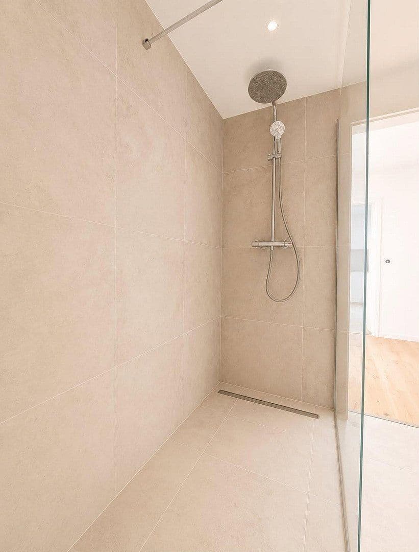 Prodej domu 280 m², pozemek 261 m², Baumstraße 1, Düsseldorf, Severní Porýní-Vestfálsko Prodej domu 280 m², pozemek 261 m², Baumstraße 1, Düsseldorf, Severní Porýní-Vestfálsko