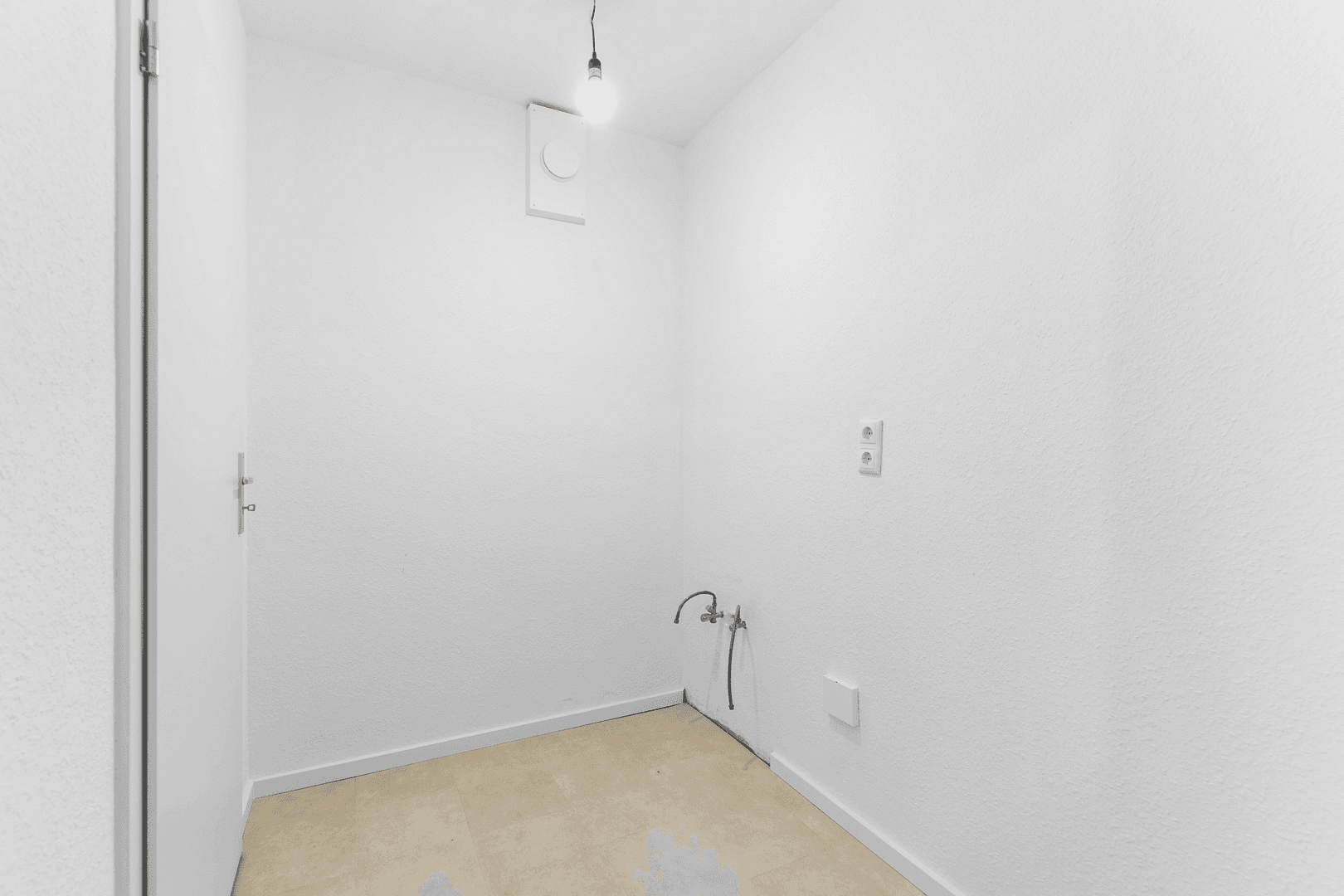 Pronájem bytu 2+1 65 m², Julius-Brecht-Straße 3, Frankfurt am Main, Hessen Pronájem bytu 2+1 65 m², Julius-Brecht-Straße 3, Frankfurt am Main, Hessen