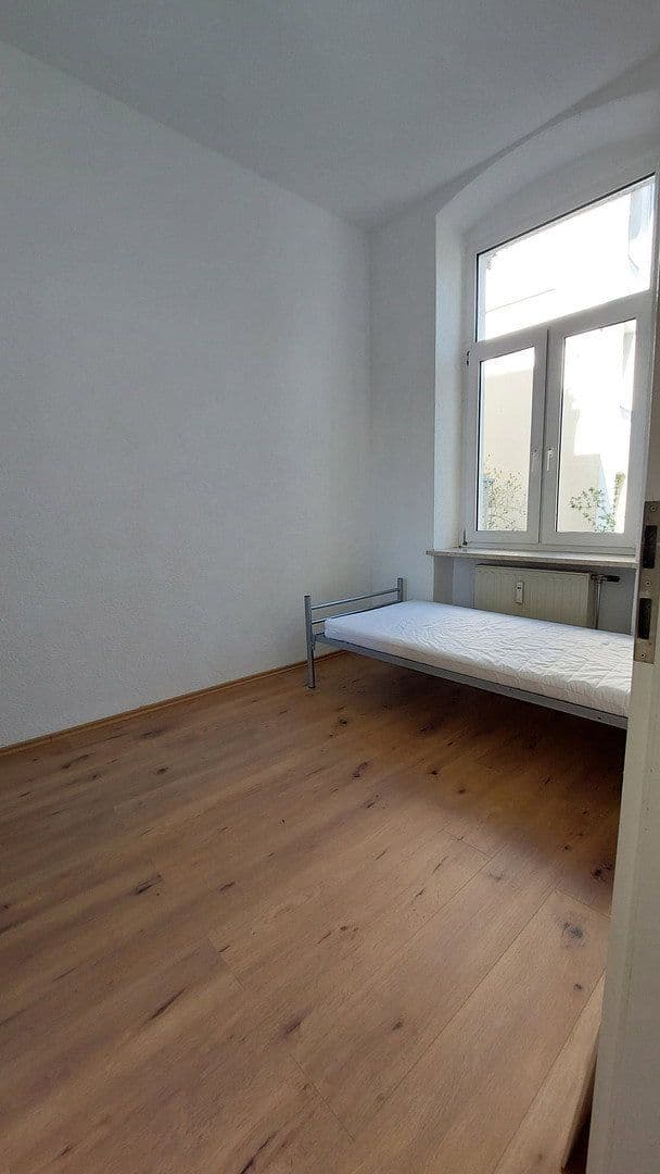 Pronájem bytu 2+1 43 m², Antonstraße 22, Plauen, Sasko Pronájem bytu 2+1 43 m², Antonstraße 22, Plauen, Sasko