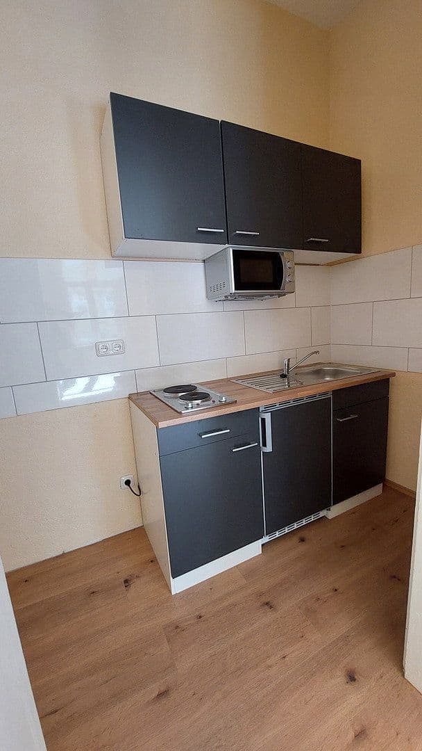 Pronájem bytu 2+1 43 m², Antonstraße 22, Plauen, Sasko Pronájem bytu 2+1 43 m², Antonstraße 22, Plauen, Sasko