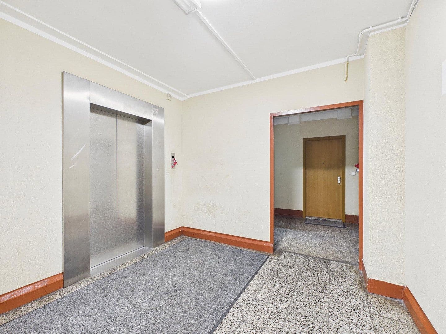 Prodej bytu 6+1 96 m², Lion-Feuchtwanger-Straße 52, Berlin, Berlín Prodej bytu 6+1 96 m², Lion-Feuchtwanger-Straße 52, Berlin, Berlín