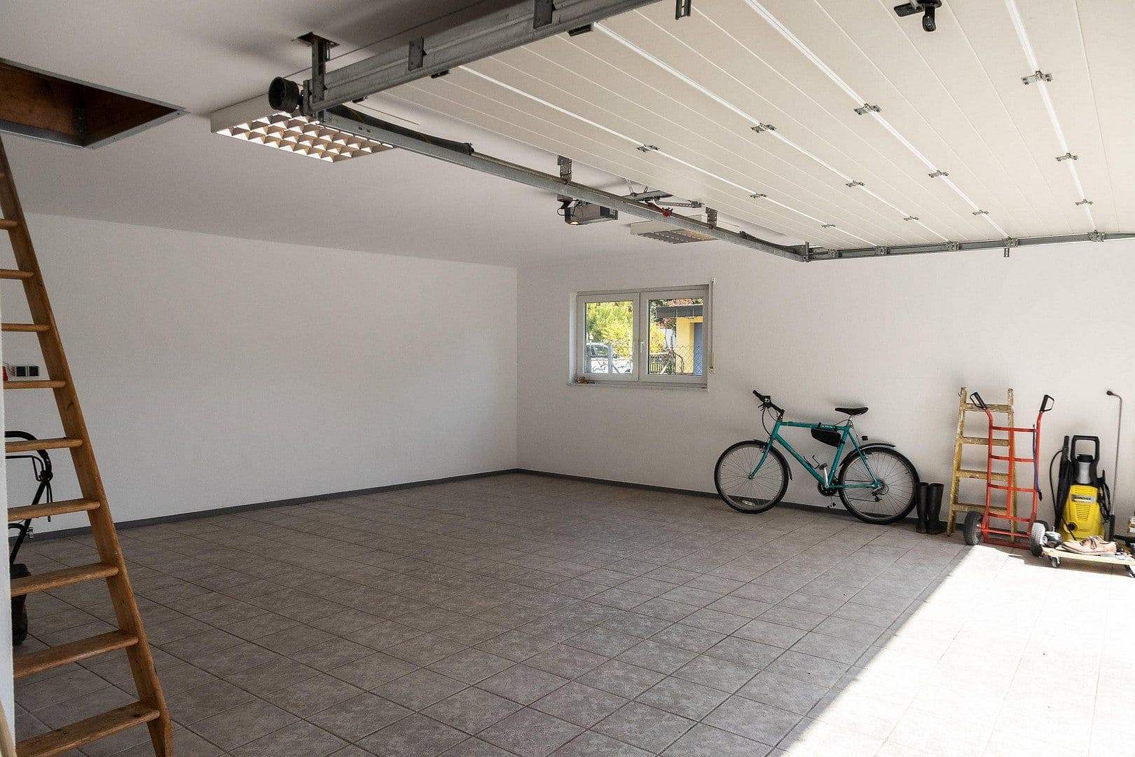 Prodej domu 160 m², pozemek 500 m², Lindengrabenstrasse 28, Reichenbach am Heuberg, Bádensko-Württembersko Prodej domu 160 m², pozemek 500 m², Lindengrabenstrasse 28, Reichenbach am Heuberg, Bádensko-Württembersko