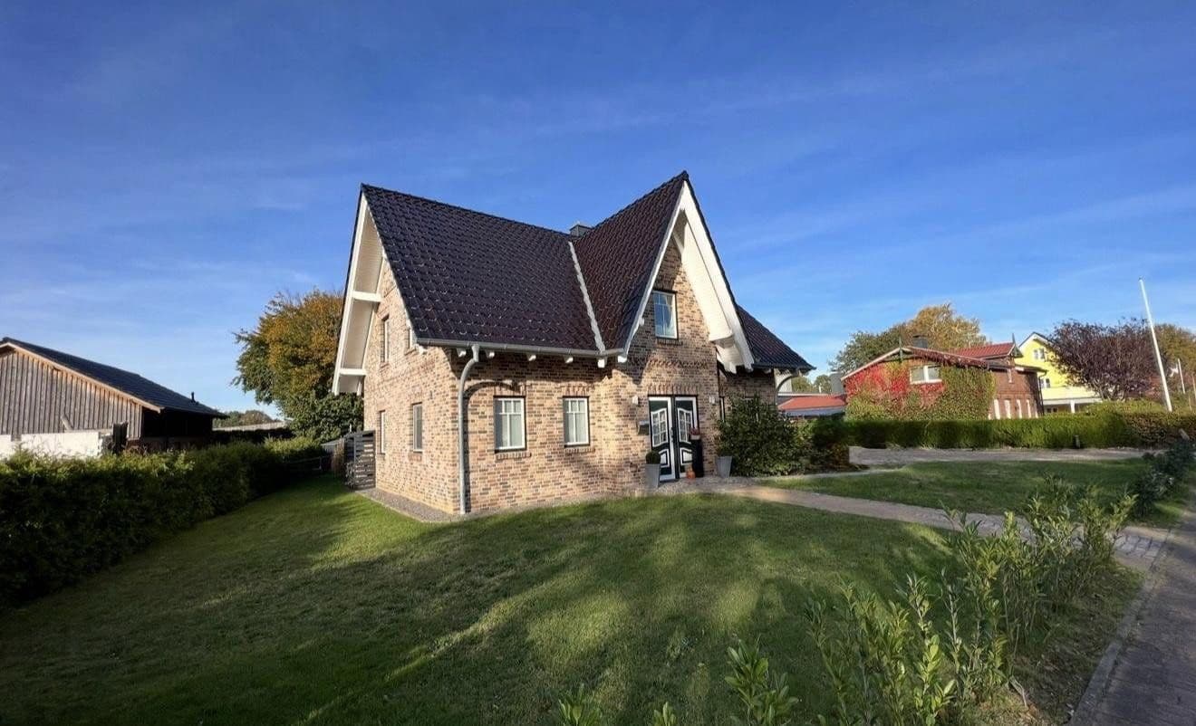 Pronájem domu 145 m², pozemek 700 m², Hasenkrug, Šlesvicko-Holštýnsko Pronájem domu 145 m², pozemek 700 m², Hasenkrug, Šlesvicko-Holštýnsko