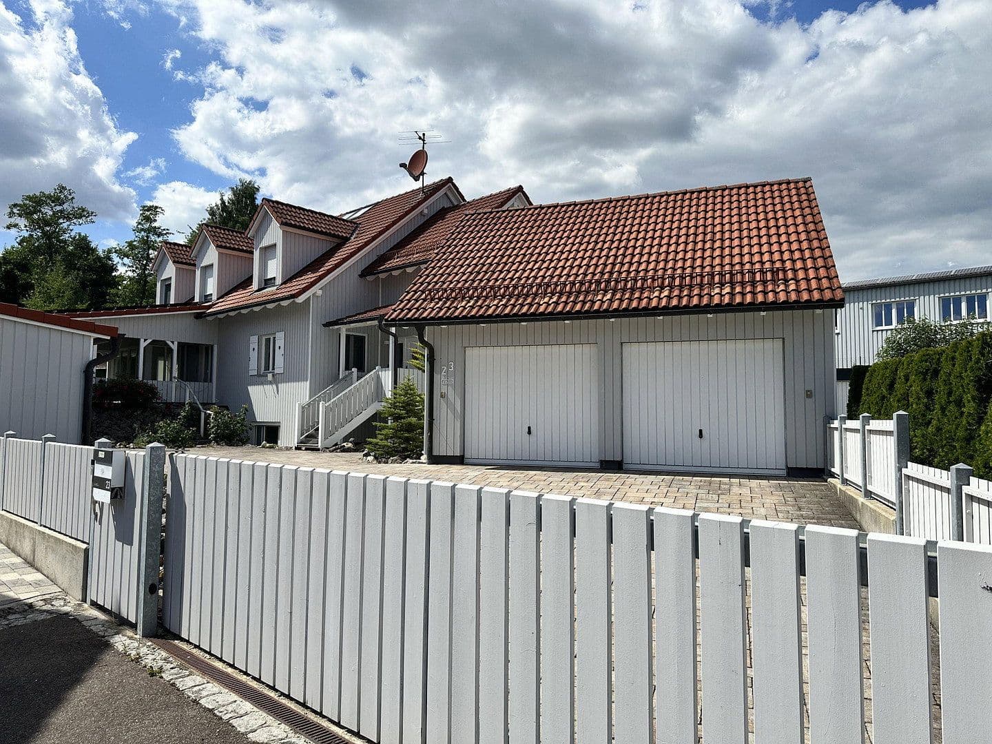 Prodej domu 230 m², pozemek 1.355 m², Hilgertshausen-Tandern, Bavorsko Prodej domu 230 m², pozemek 1.355 m², Hilgertshausen-Tandern, Bavorsko