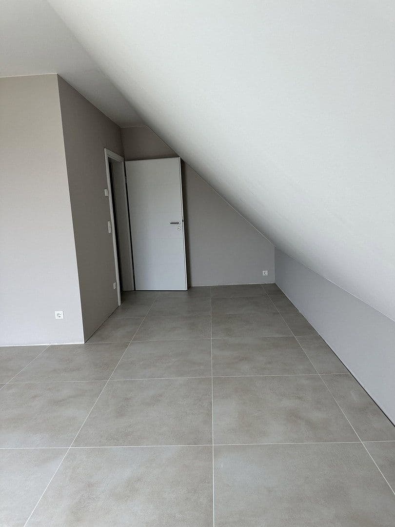 Prodej domu 187 m², pozemek 1.250 m², Rees, Severní Porýní-Vestfálsko Prodej domu 187 m², pozemek 1.250 m², Rees, Severní Porýní-Vestfálsko