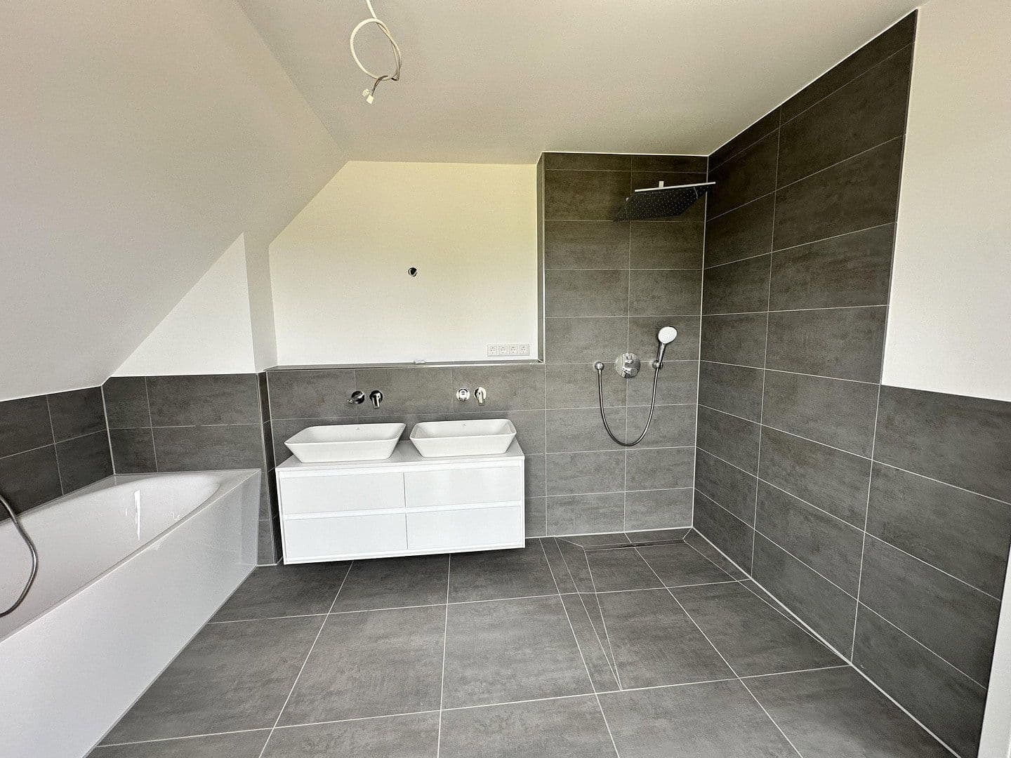 Prodej domu 187 m², pozemek 1.250 m², Rees, Severní Porýní-Vestfálsko Prodej domu 187 m², pozemek 1.250 m², Rees, Severní Porýní-Vestfálsko