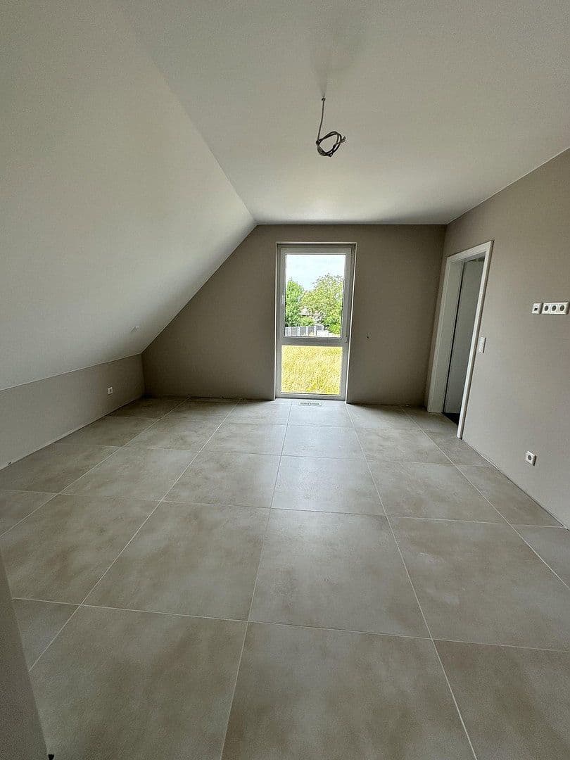 Prodej domu 187 m², pozemek 1.250 m², Rees, Severní Porýní-Vestfálsko Prodej domu 187 m², pozemek 1.250 m², Rees, Severní Porýní-Vestfálsko