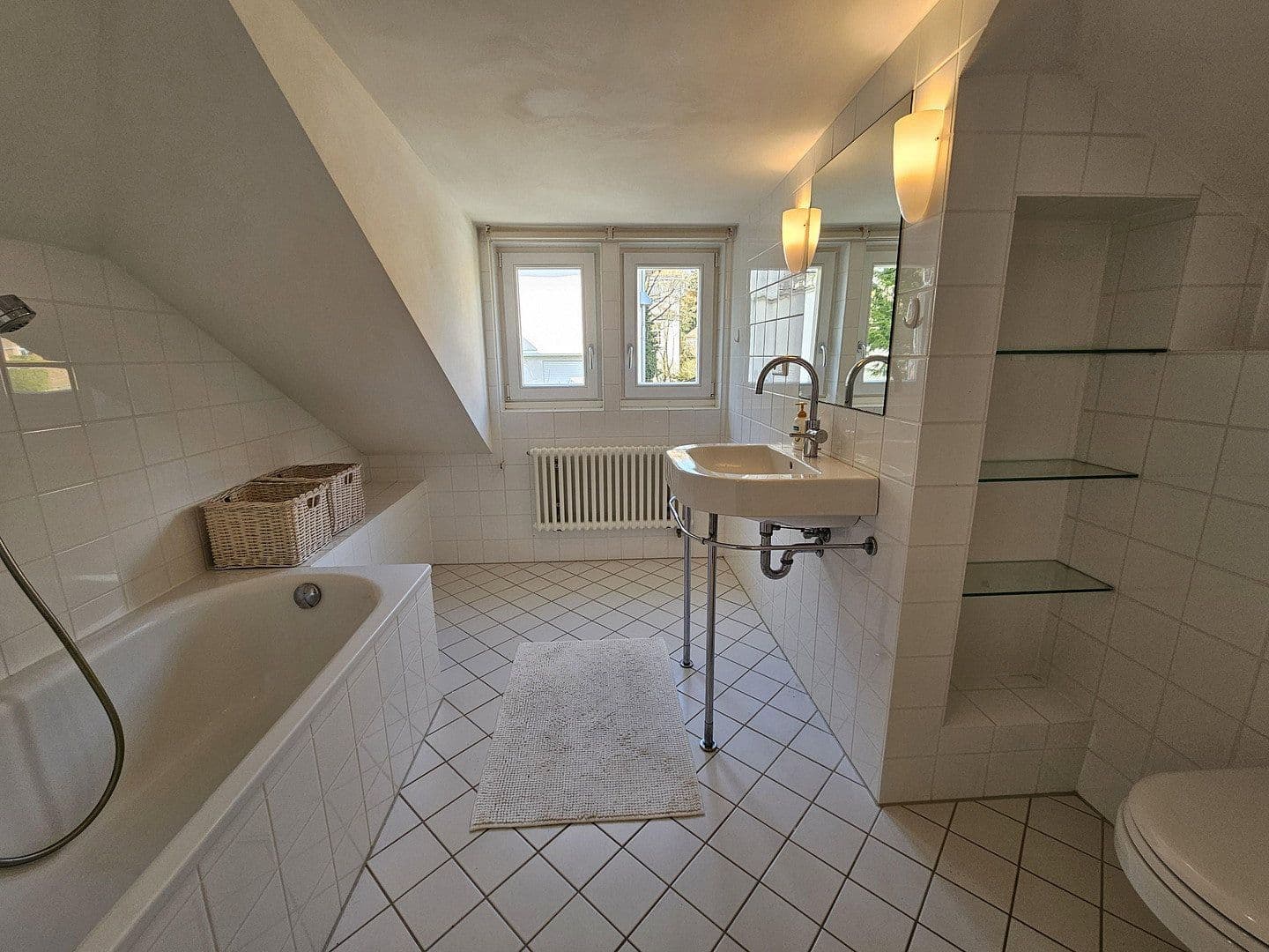 Prodej domu 209 m², pozemek 797 m², Kassel, Hessen Prodej domu 209 m², pozemek 797 m², Kassel, Hessen
