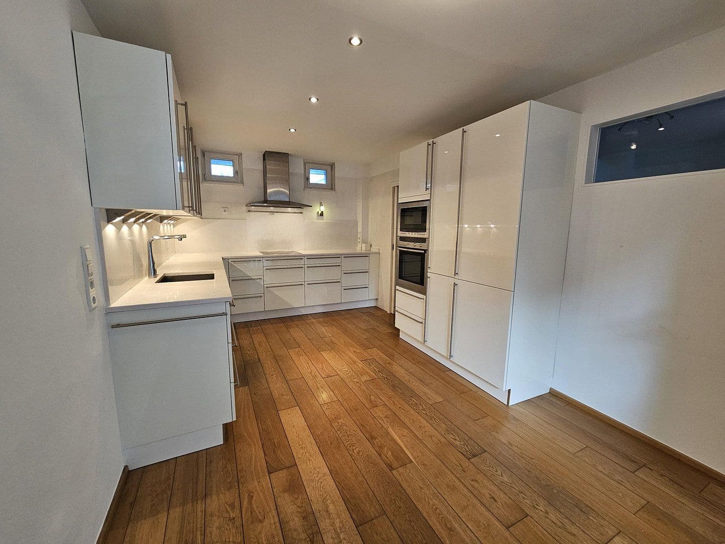 Prodej domu 209 m², pozemek 797 m², Kassel, Hessen Prodej domu 209 m², pozemek 797 m², Kassel, Hessen