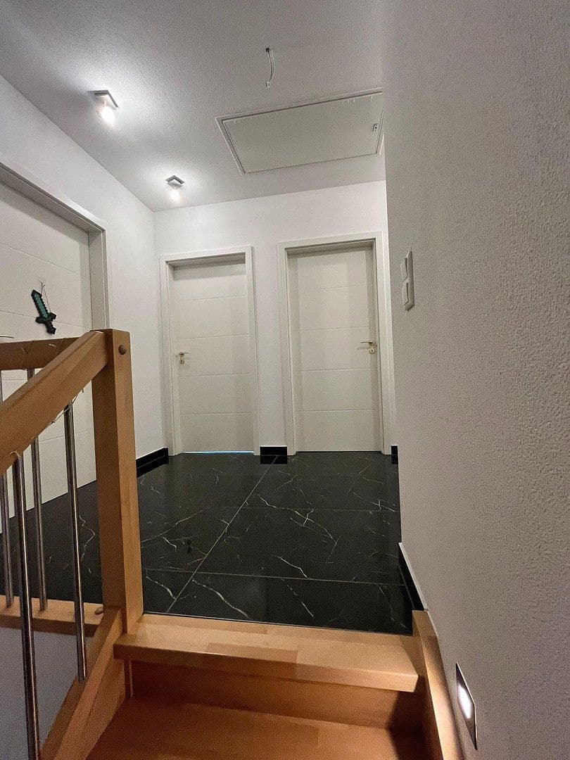 Pronájem domu 157 m², pozemek 400 m², Hurlacher str 28a, Langerringen, Bavorsko Pronájem domu 157 m², pozemek 400 m², Hurlacher str 28a, Langerringen, Bavorsko