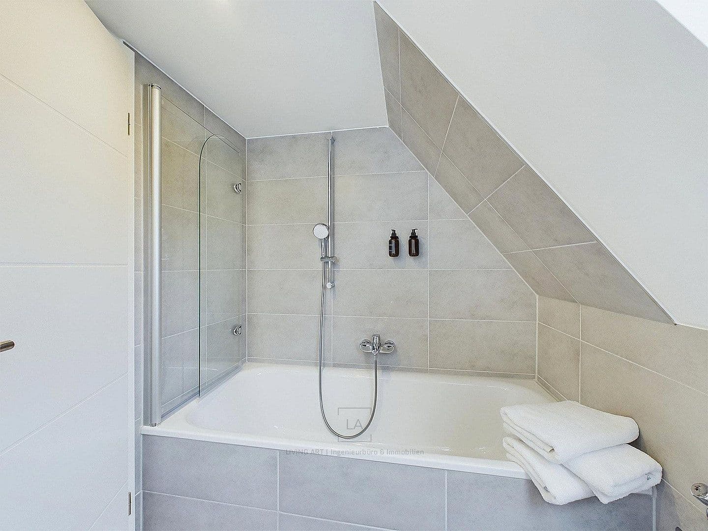 Pronájem bytu 1+kk 35 m², Jägerstraße 30, Leverkusen, Severní Porýní-Vestfálsko Pronájem bytu 1+kk 35 m², Jägerstraße 30, Leverkusen, Severní Porýní-Vestfálsko