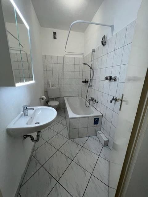 Pronájem bytu 3+1 60 m², Dörrhorststraße 19, Ludwigshafen, Porýní-Falc Pronájem bytu 3+1 60 m², Dörrhorststraße 19, Ludwigshafen, Porýní-Falc